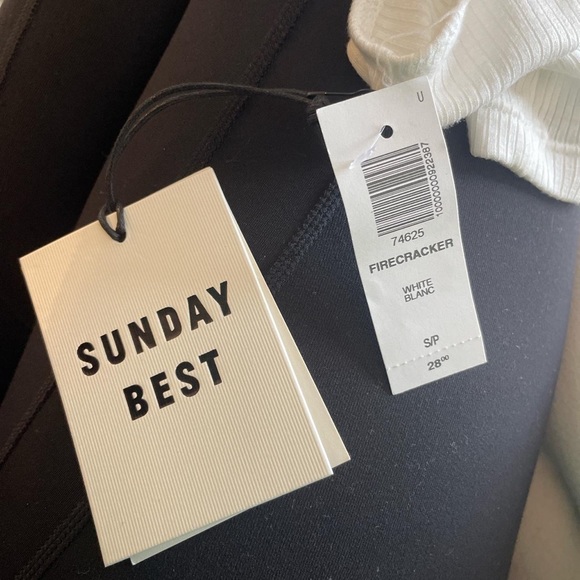 NWT ARITZIA RUFFLE TANK - Picture 2 of 2